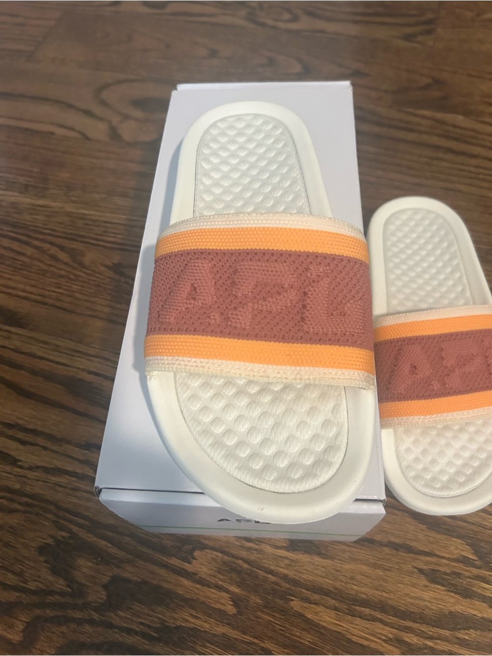 APL Women's BL TechLoom Slide Cedar/Mango/Vailla White Sandals Size 5 - Picture 2 of 4